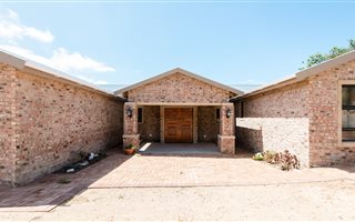 3 Bedroom House in Stilbaai