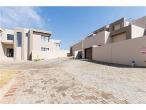 408 m² Land available in North Riding AH