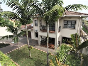 4 Bed House in Umhlatuzana