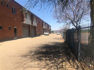 272 m² Industrial space in Waltloo