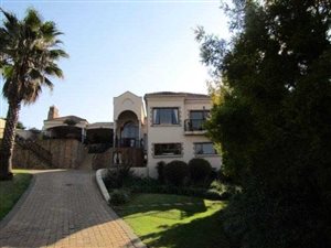 5 Bed House in Rietvalleirand