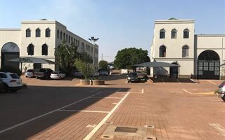 220 m² Commercial space in Halfway House