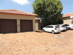 3 Bed Townhouse in Honeydew Manor