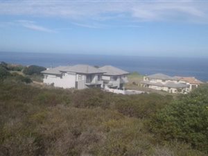 755 m² Land available in Mossel Bay Golf Estate