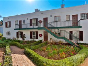 1 Bed Apartment in Saxonwold