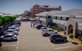 162 m² Office Space in Newton Park