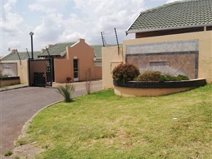 2 Bed House in Grobler Park