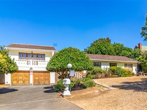 4 Bedroom House in Aurora