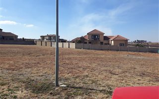 988 m² Land available in Three Rivers East