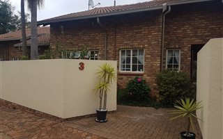 2 Bedroom House in Krugersdorp North