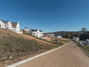 331 m² Land available in La Roche