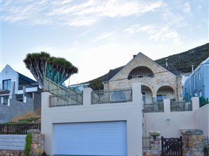 4 Bed House in Kalk Bay