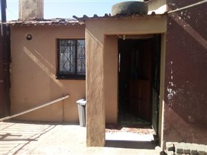 2 Bed House in Nhlapo