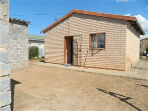 1 Bed House in Ezibeleni
