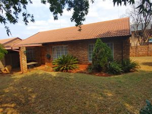 3 Bed House in La Montagne
