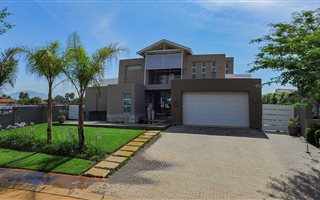 5 Bedroom House in The Islands Estate