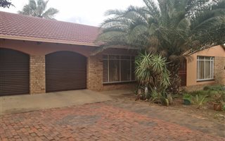 3 Bedroom House in Meiringspark