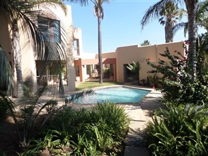 6 Bed House in Ruimsig