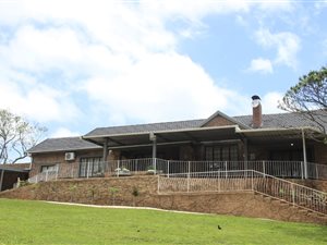 7 Bed House in Boughton