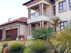 5 Bed House in Silverwoods Country Estate