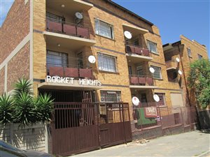 2 Bed Apartment in Troyeville