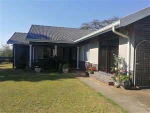 4 Bed House in Hayfields