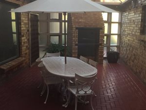 3 Bed House in Vandermerweskroon