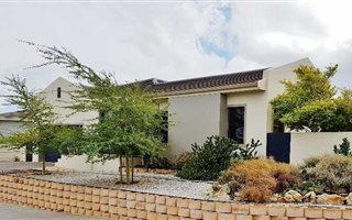 3 Bedroom House in Dennegeur