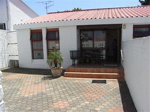 3 Bedroom Townhouse in Riversdale