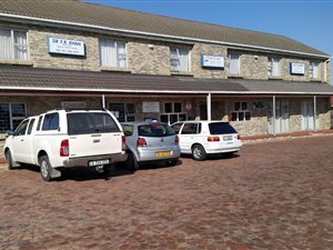 14 Bed Flat in Voelvlei