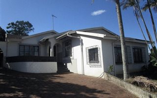 4 Bedroom House in Woodhurst