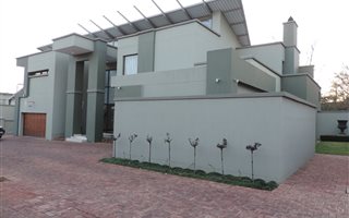 3 Bedroom House in Vanderbijlpark SW5
