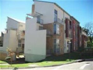 Bachelor apartment in Houghton Estate