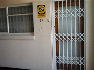 2 Bed Apartment in Humewood