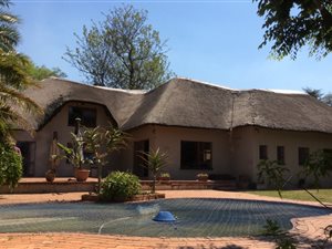 10 Bedroom House in Glen Austin AH