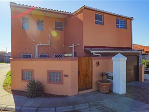 7 Bed House in Mitchells Plain