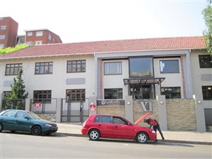 220 m² Commercial space in Westdene