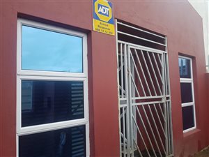3 Bed House in Pelikan Park