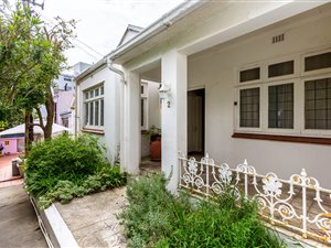 3 Bed House in Bantry Bay