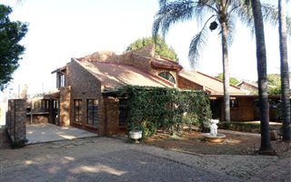 5 Bedroom House in La Montagne