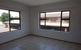 2 Bedroom Apartment in Kraaifontein Central