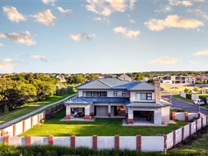 4 Bed House in The Ridge Estate