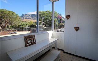 2 Bedroom Apartment in Tamboerskloof