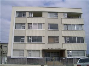 3 Bed Apartment in Humewood