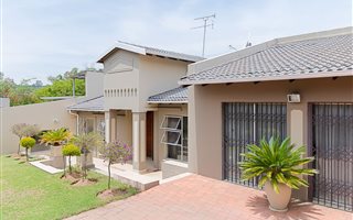 4 Bedroom House in Olivedale