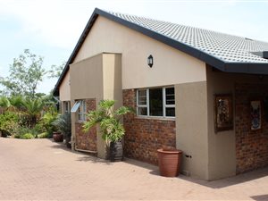 3 Bed House in Pebble Rock