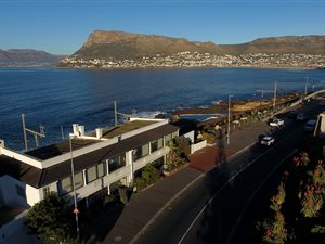 4 Bed House in Kalk Bay
