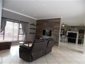 4 Bed House in Rooirivierrif