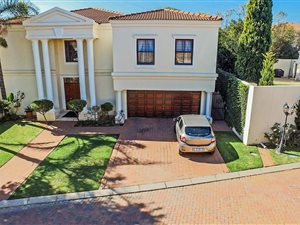 4 Bed Cluster in Douglasdale