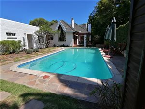 3 Bed House in Somerset West Central